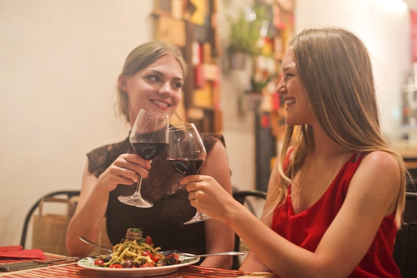 Dégustation et service du vin de bourgogne : conseils pour magnifier l'expérience culinaire